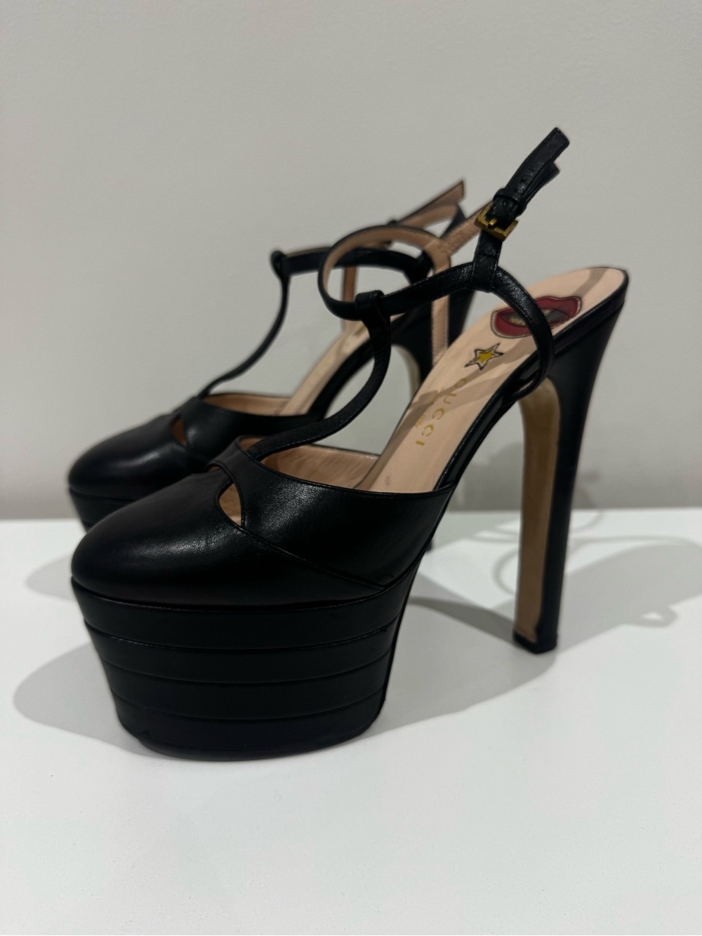 Gucci Black Ángel Leather Platform T-Strap Sandals - Picture 6 of 8